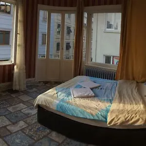 https://castle-hostel.istanbul-turkeyhotels.com