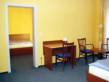 Aparthotel Austria Suites Praga 3*,